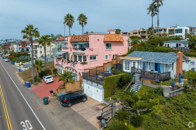 The homes in Cardiff By The Sea vary between multi-level mansions and large duplexes.