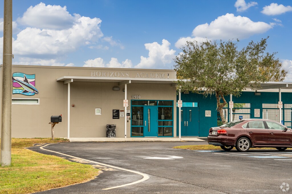 Horizon Academy is a very common option for students in East Bradenton.