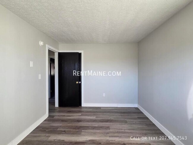 8 Hillside Ln unit 5, Lewiston, ME 04240 - photo 6