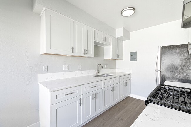 811 Gardenia Ave unit 6, Long Beach, CA 90813 - photo 6