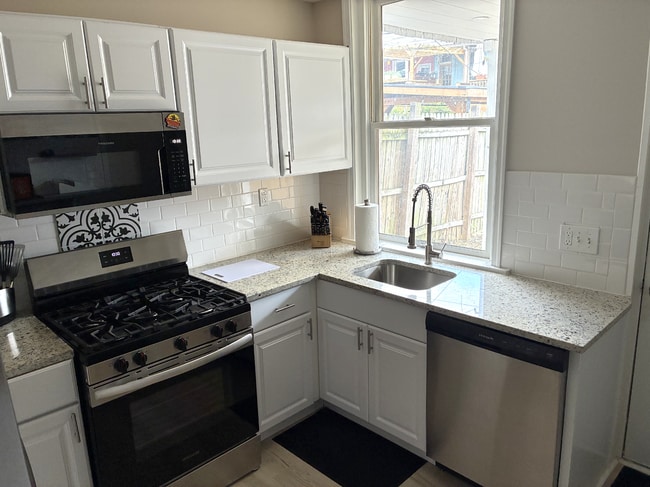 832 W 35th St, Baltimore, MD 21211 - photo 5