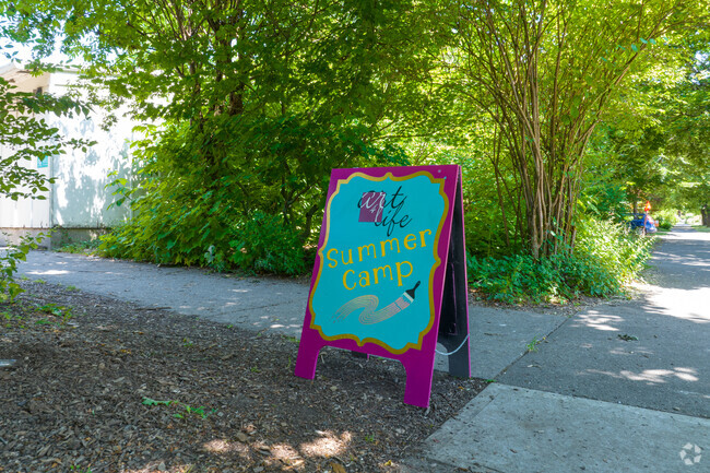Abernethy Elementary School on SE Orange Ave in Portland offers many summertime activities.
