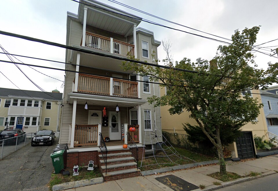 196 Sherman St unit 2, Cambridge, MA 02140 - photo 1