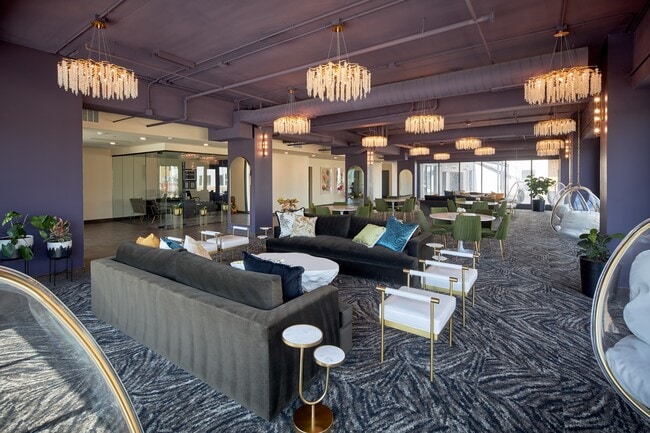 Parallel, Omaha, NE 68106 - photo 3