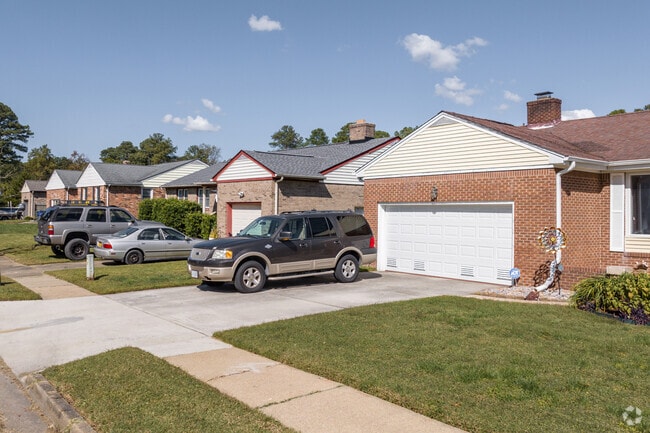Ingleside’s homes often include brick ranches with garages and generous front yards.