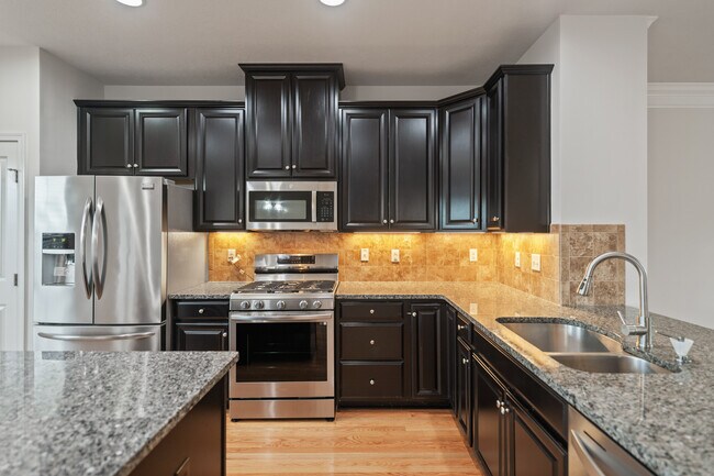 407 Fairmont Dr, Wexford, PA 15090 - photo 4