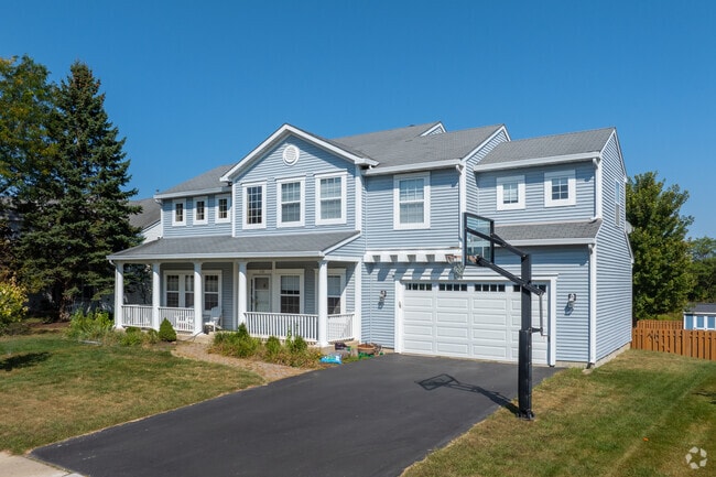 Some larger homes in Town and Country have front porches.