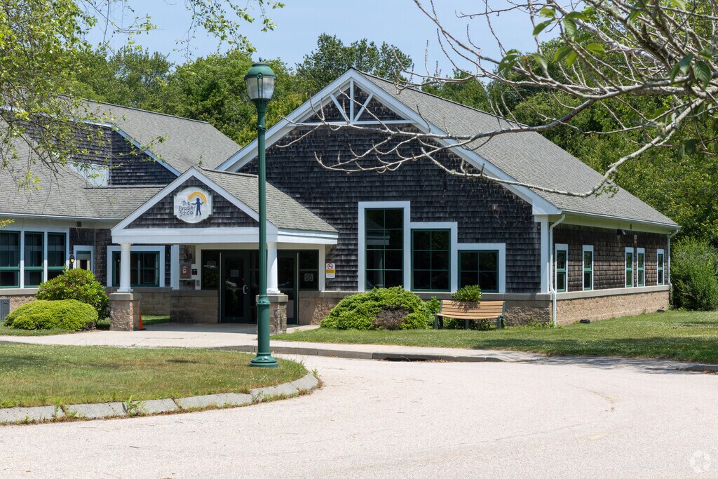 A closer look at School Image
Bradley School-South.