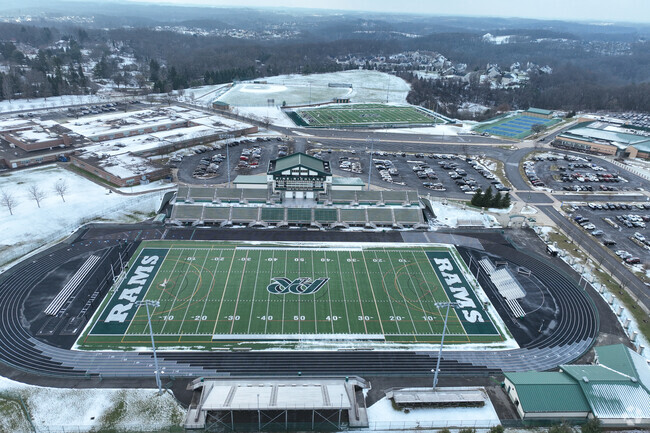 Pine-Richland Middle School has a student-teacher ratio of 13 to 1.