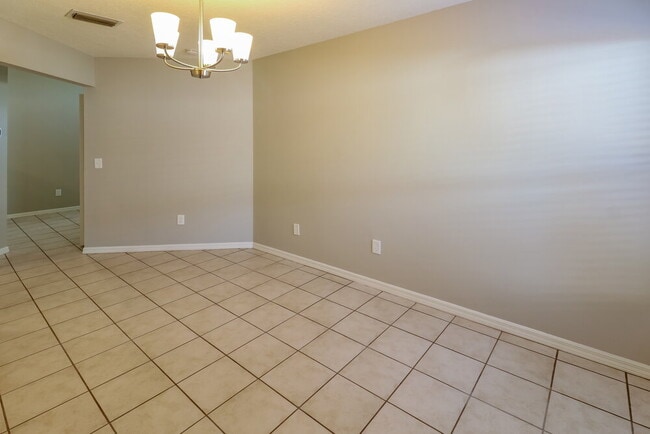 1509 Sakonnet Ct, Brandon, FL 33511 - photo 6