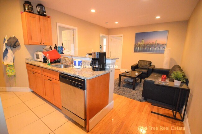 328 Saint Paul St unit 2, Brookline, MA 02446 - photo 2