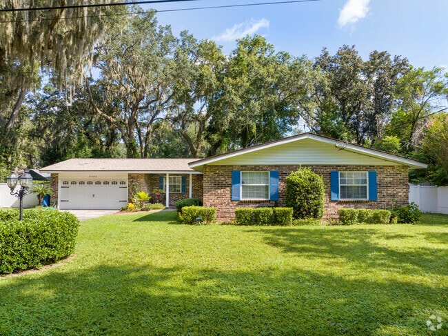 Most homes in University Park have attached garages.