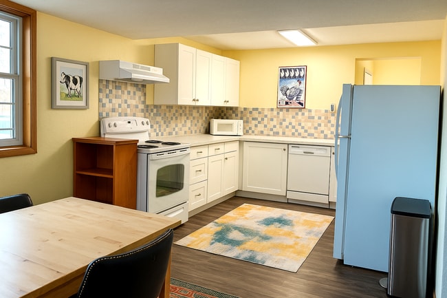 317 N Wasson Ln unit B, River Falls, WI 54022 - photo 3