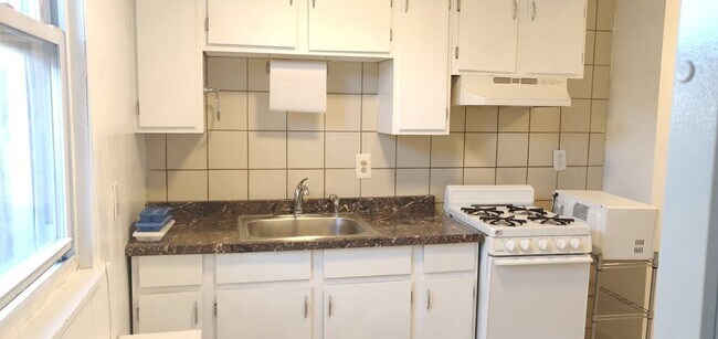 1713 S 8th St unit 2, Philadelphia, PA 19148 - photo 2
