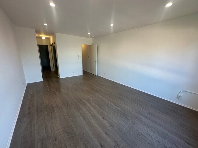 Adobe Grande unit 511, Culver City, CA 90230 - photo 7