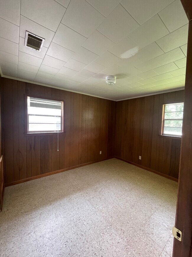 211 Godwin Ln unit 211, Glennville, GA 30427 - photo 6