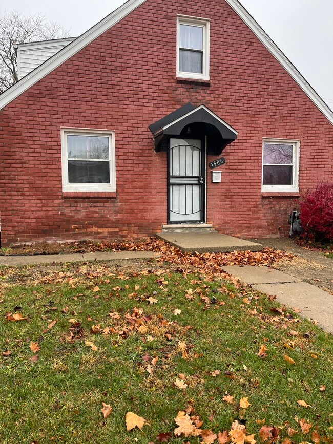 1506 Chandler Ave unit Chandler, Lincoln Park, MI 48146 - photo 2