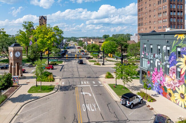 Downtown Jackson is a hotspot for local events and an up and coming dining scene near King.