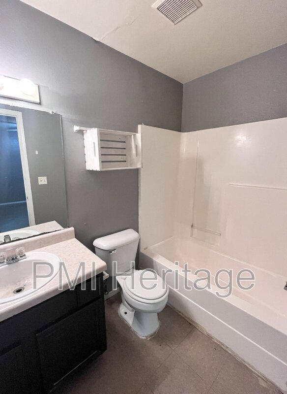 809 E Huntsville Ave unit 108, Springdale, AR 72764 - photo 4