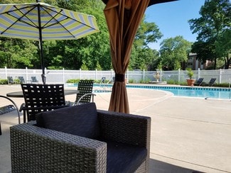 398 Enchanted Pkwy, Ballwin, MO 63021