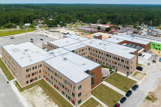 E. L. Wright Middle School in Columbia has beautiful classroom buildings.