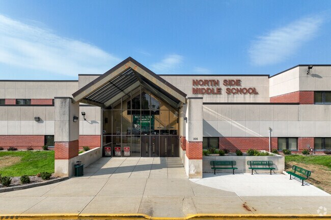 North Side Middle School has a C rating on Niche and serves grades 7th and 8th.
