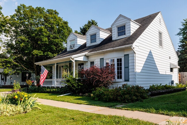 Homes in Old Third Ward are older with smaller yards.