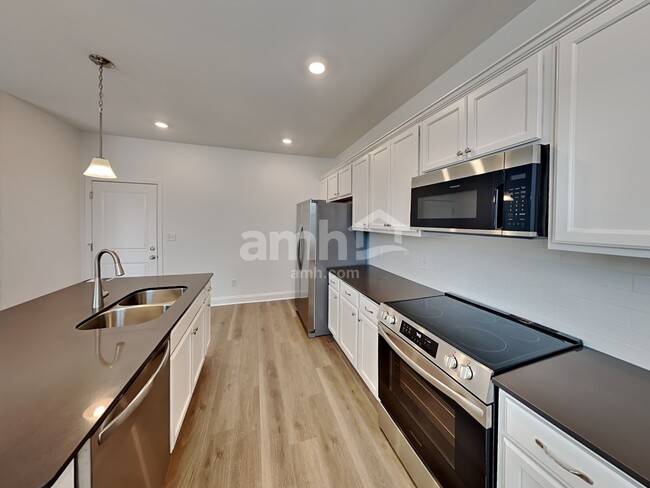 215 Deanscroft Dr, Pickerington, OH 43147 - photo 3