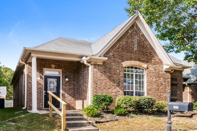 1547 Wynne Grove Rd, Cordova, TN 38016 - photo 3