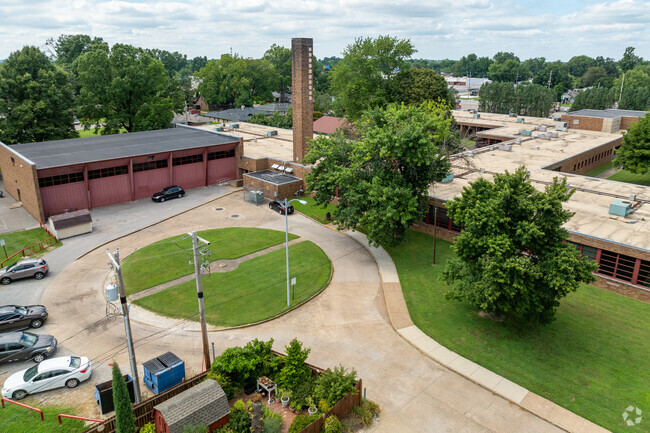 The student population of Harper Elementary School is 328 and the school serves K-5.
