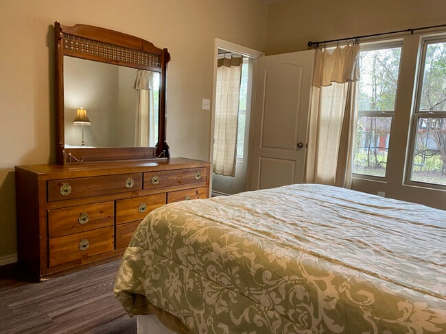 798 Madison St, Carthage, TX 75633 - photo 5