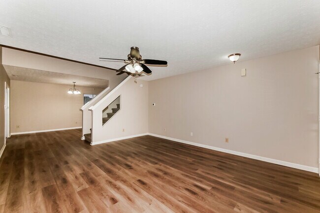 6656 Dunsdin Dr, Plainfield, IN 46168 - photo 7