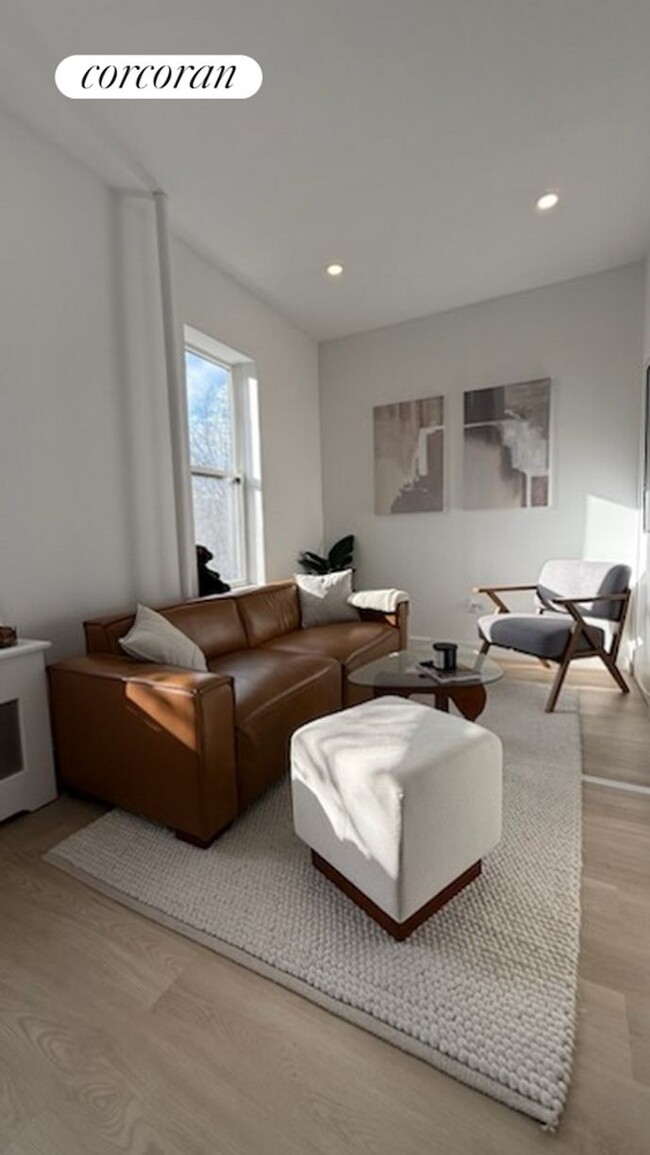 107 Sullivan St, New York, NY 10012