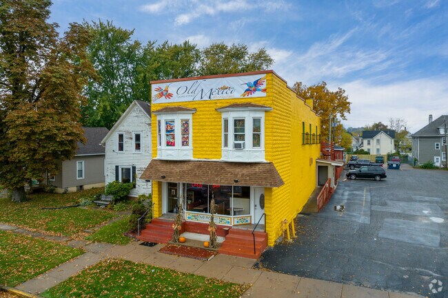 Bright colors and bold flavors—Old Mexico is a Keystone go-to for authentic food.