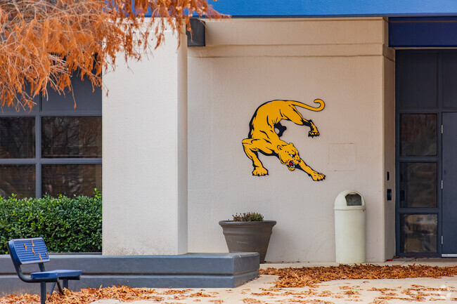 Close up shot of a cute symbol in Irving Middle School.