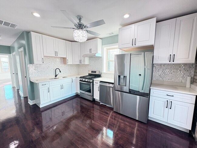 2026 W Mclean Ave unit 3, Chicago, IL 60647 - photo 2