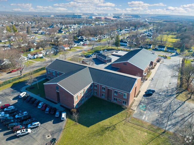 The student population of Mayfield Elementary School is 451 and the school serves PK-5.