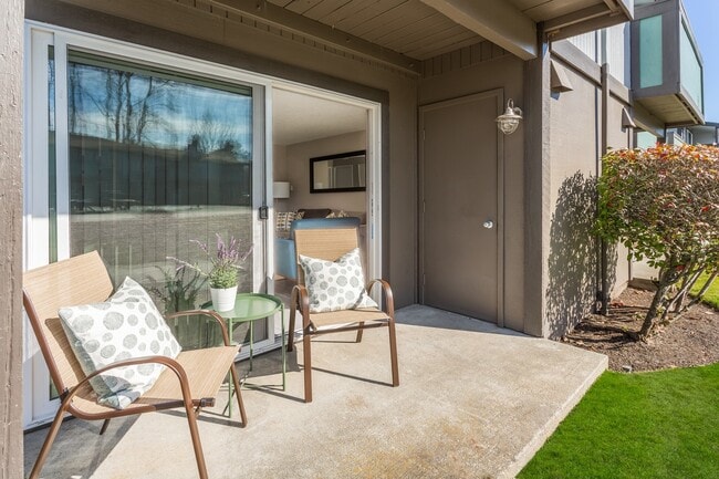 Astoria, Fife, WA 98424 - photo 5