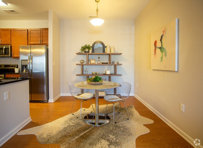 Rosslyn- 2BR, 2BA
