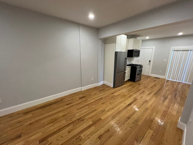 148 Oxford St unit 374-2, Somerville, MA 02143 - photo 2
