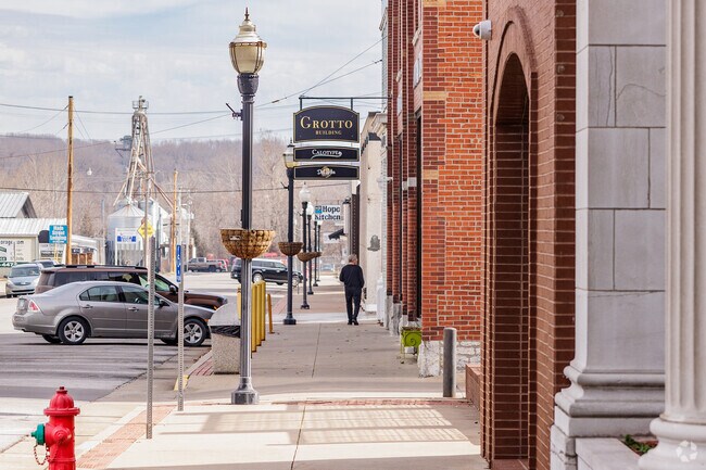 Residents enjoy visiting local shops and restaurants in downtown Neosho.