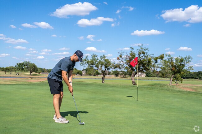 The Champions Cours at Weeks Park is perfect for hitting the links near Loch Lomond.