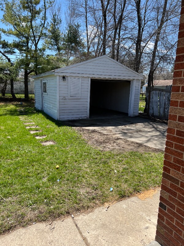 3588 Toepfer Rd, Warren, MI 48091 - photo 3