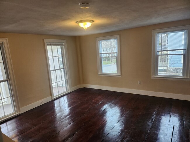 27 Walnut St unit 27 Walnut St, Holden, MA 01520 - photo 4