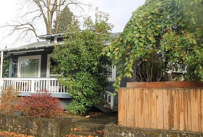 3304 NE 73rd Ave, Portland, OR 97213 - photo 2