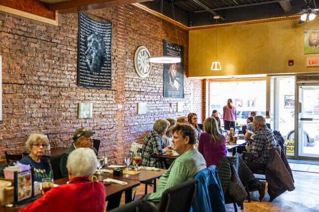 Healthyums is family owned restaurant serving healthy dishes and smoothies.