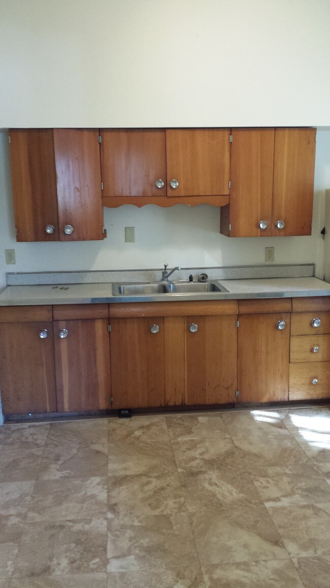 904 Vine St, La Crosse, WI 54601 - photo 3