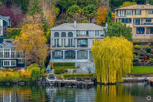 Spectacular homes sit on the shores of Mercer Island.