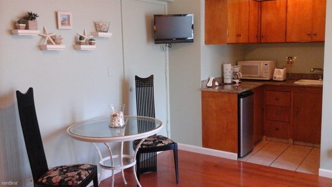 Waikiki Whale Watcher Apts., Honolulu, HI 96815 - photo 4