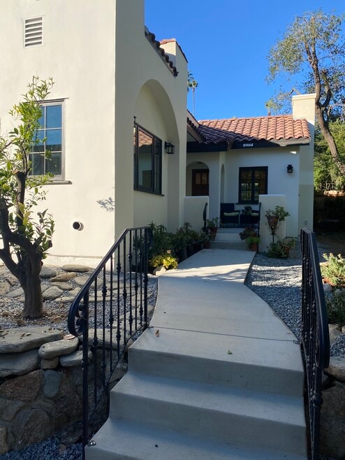 1077 E Howard St, Pasadena, CA 91104 - photo 1